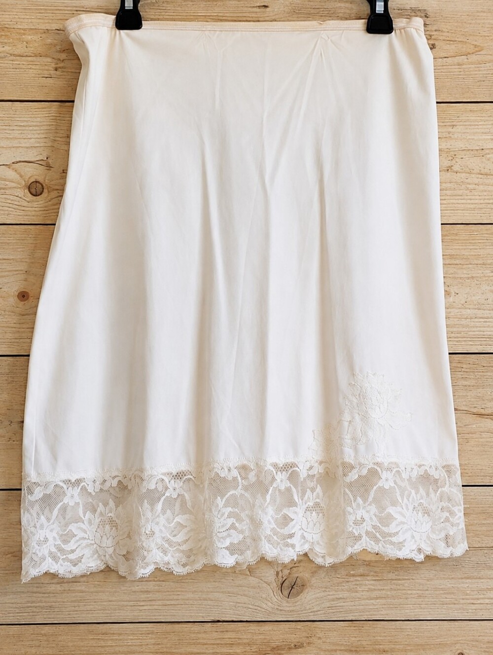Vintage Vanity Fair Women's Off-White Lace-Hem Half Slip Size S